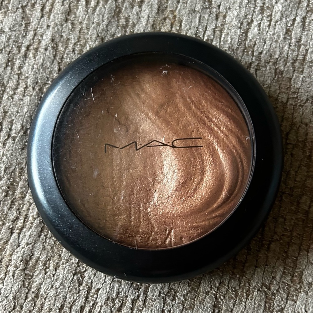 Mac Cosmetics Extra Dimension Skinfinish Magnetic Appeal Hightlighter